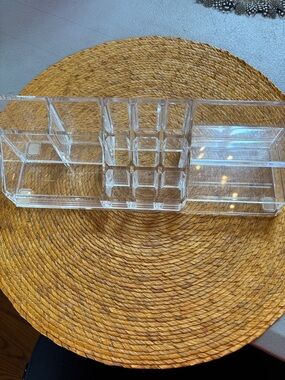 Acrylic cosmetic organizer